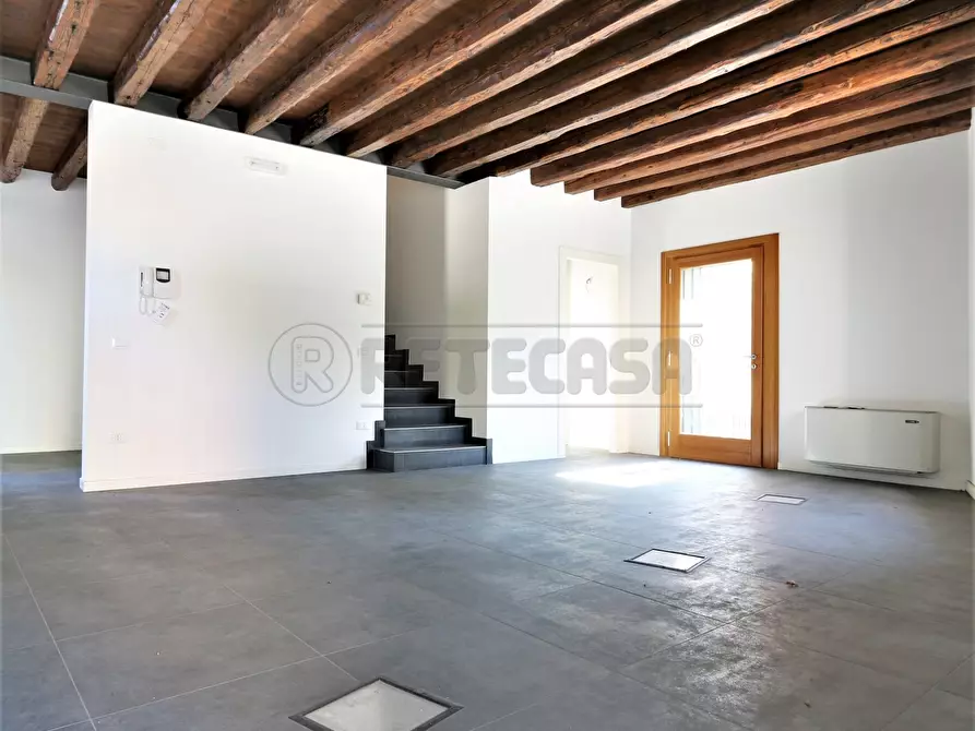 Immagine 11 di Ufficio in vendita  a Vicenza