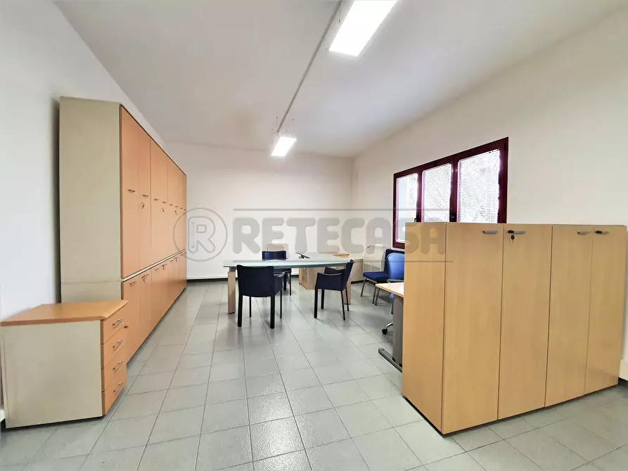 Immagine 7 di Ufficio in affitto  a Torri Di Quartesolo