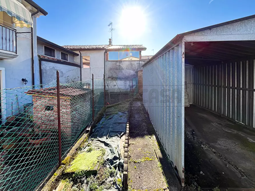 Immagine 57 di Rustico / casale in vendita  in Via Valle a Sovizzo