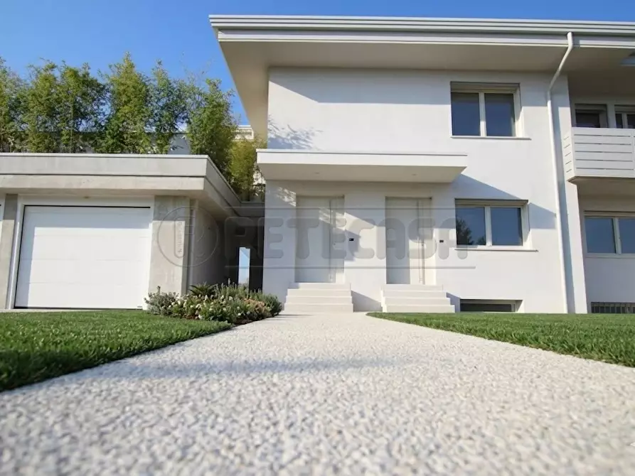 Immagine 1 di Porzione di casa in vendita  a Caldogno