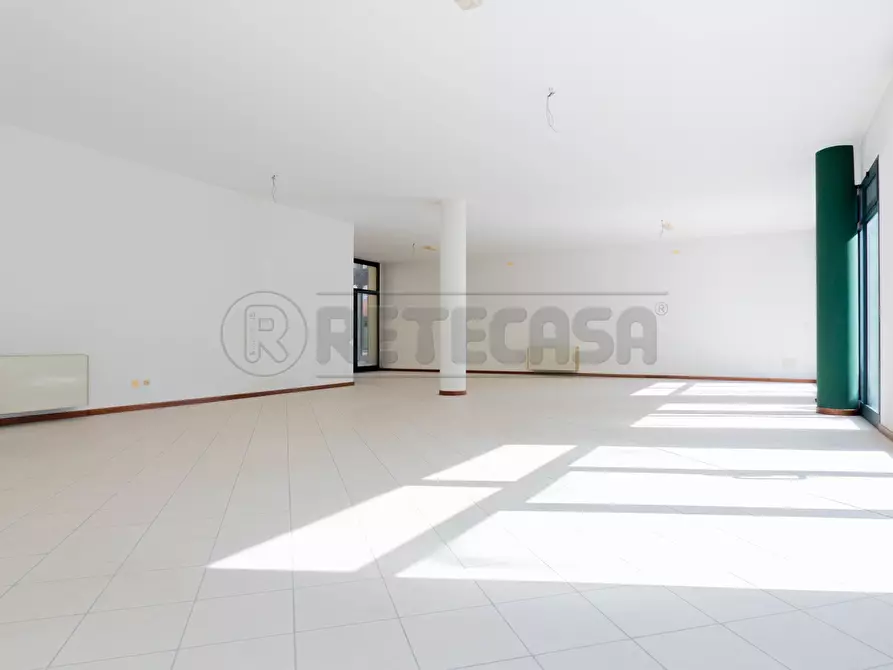 Immagine 5 di Locale commerciale in vendita  in Via Acque 6 a Bolzano Vicentino