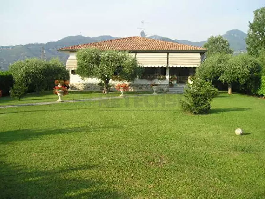 Immagine 1 di Villa in vendita  in Via Spirito Santo a Pietrasanta