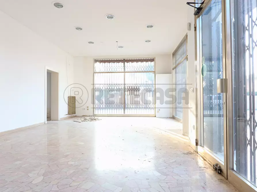 Immagine 1 di Magazzino in affitto  in Via Bellini a Costabissara