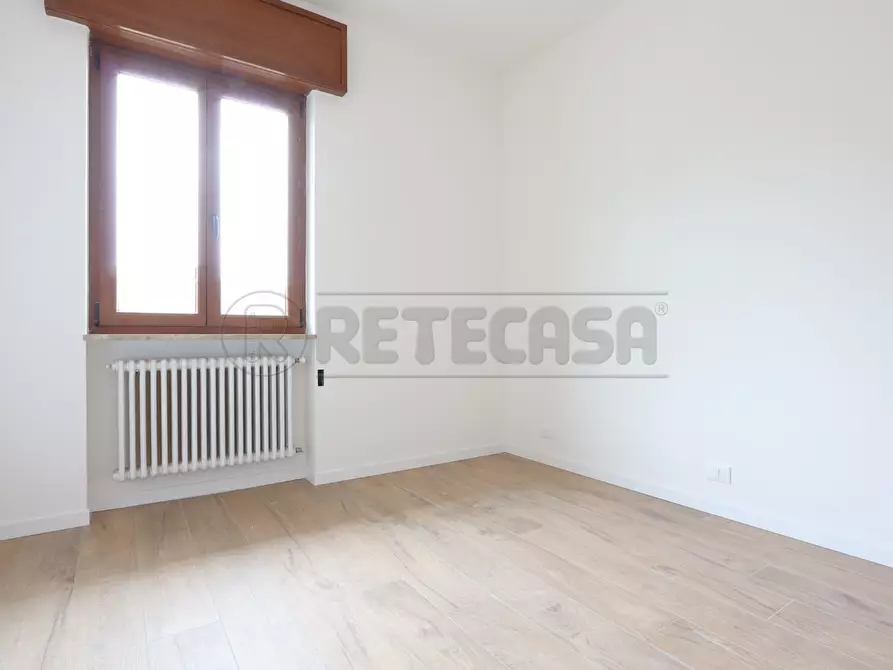 Immagine 24 di Trilocale in vendita  in Via Adamello 30 a Torri Di Quartesolo