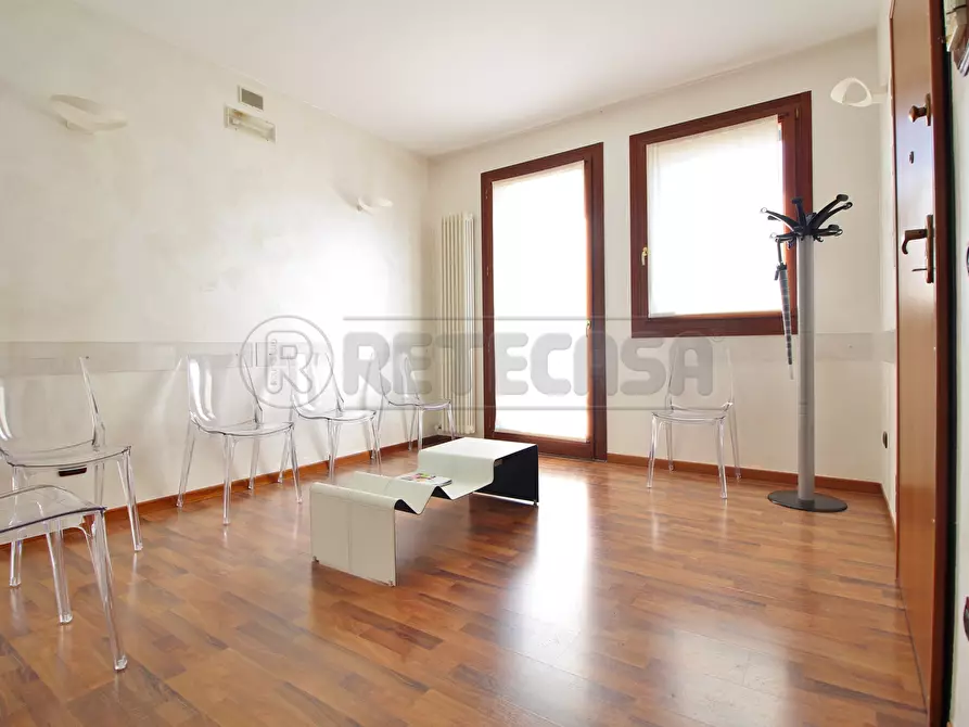 Immagine 4 di Ufficio in affitto  in VIA ALCIDE DE GASPERI 80 a Montecchio Maggiore