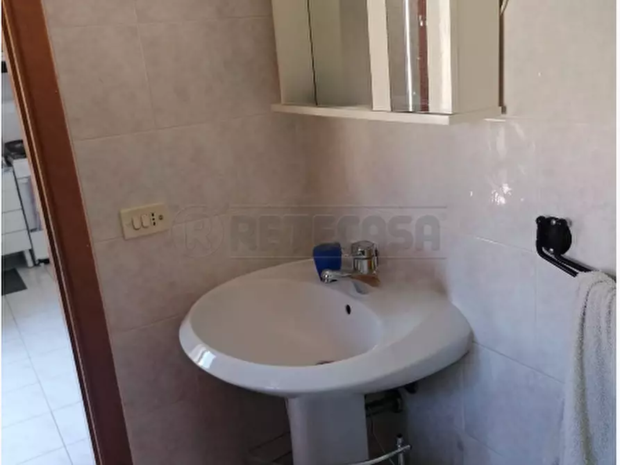 Immagine 10 di Appartamento in vendita  a Cariati