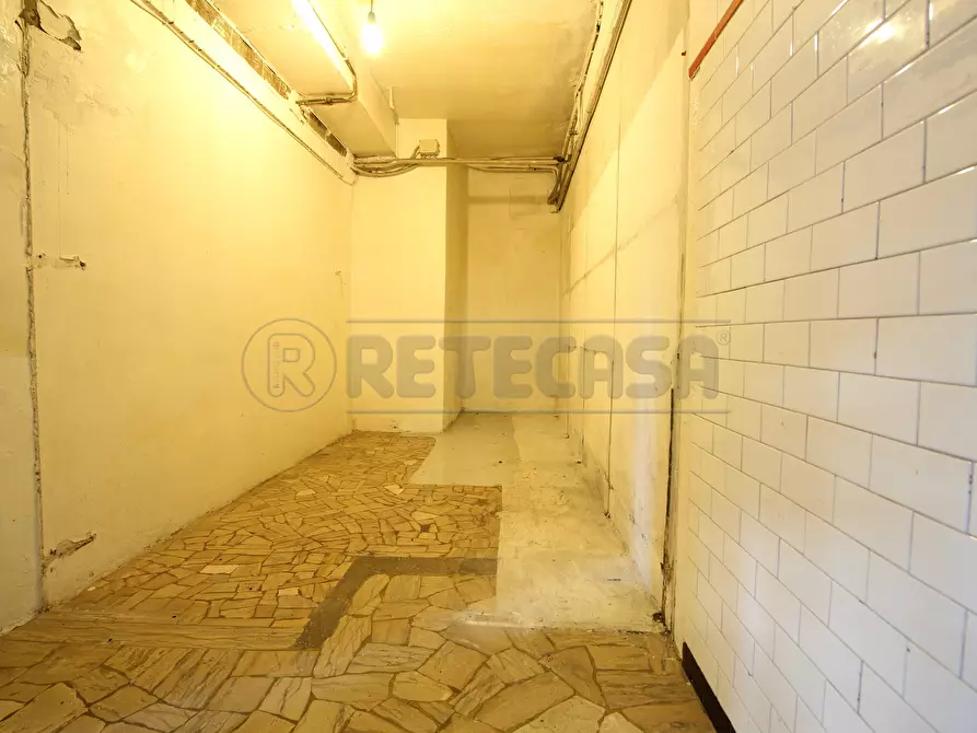 Immagine 13 di Locale commerciale in vendita  a Montecchio Maggiore