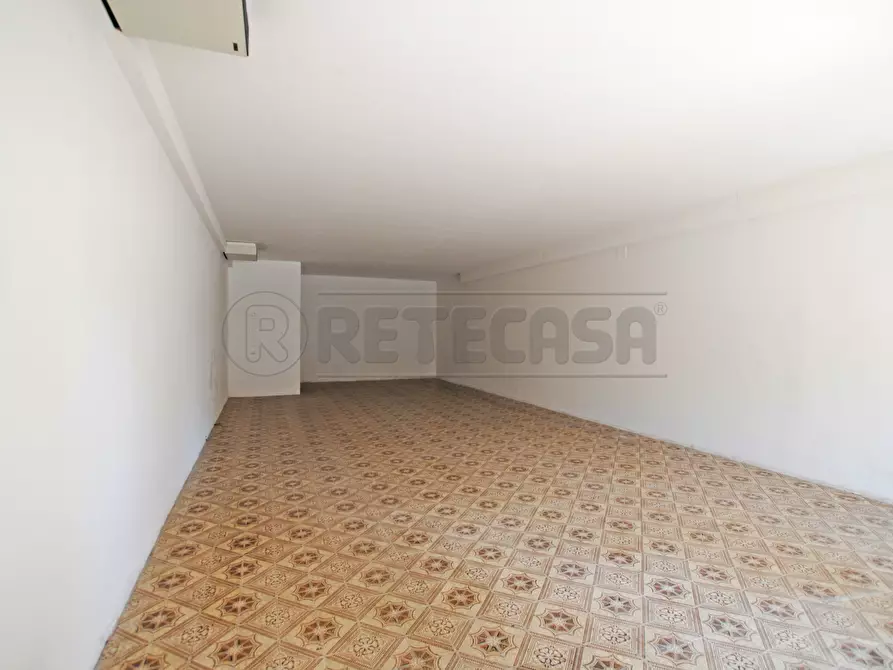 Immagine 3 di Locale commerciale in affitto  in via monte pasubio 27 a Cornedo Vicentino