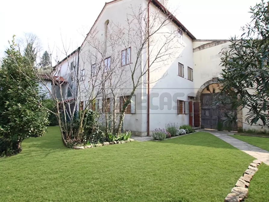 Immagine 1 di Casa semindipendente in vendita  in Piazza Guglielmo Marconi a Montegalda