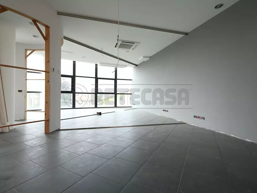 Immagine 8 di Ufficio in affitto  a Vicenza