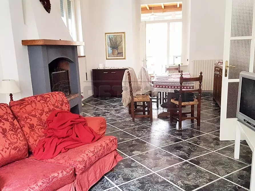 Immagine 1 di Casa indipendente in vendita  in Piazza Giuseppe Garibaldi 00 a Viareggio