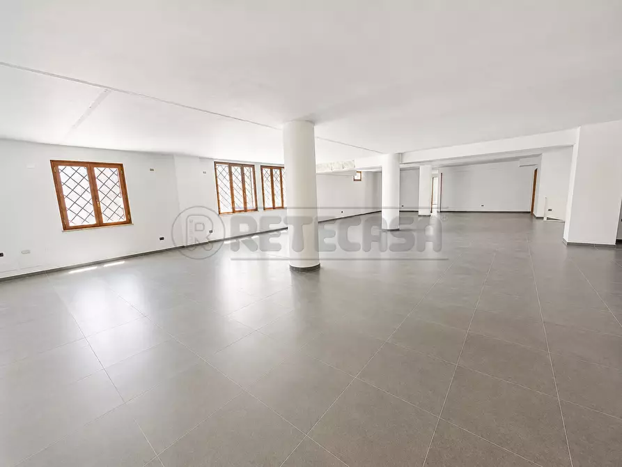 Immagine 7 di Locale commerciale in affitto  a Mazara Del Vallo