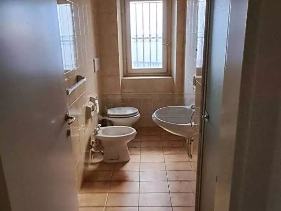 Immagine 17 di Quadrilocale in vendita  in Viale Papa Giovanni XXIII 45 a Bergamo