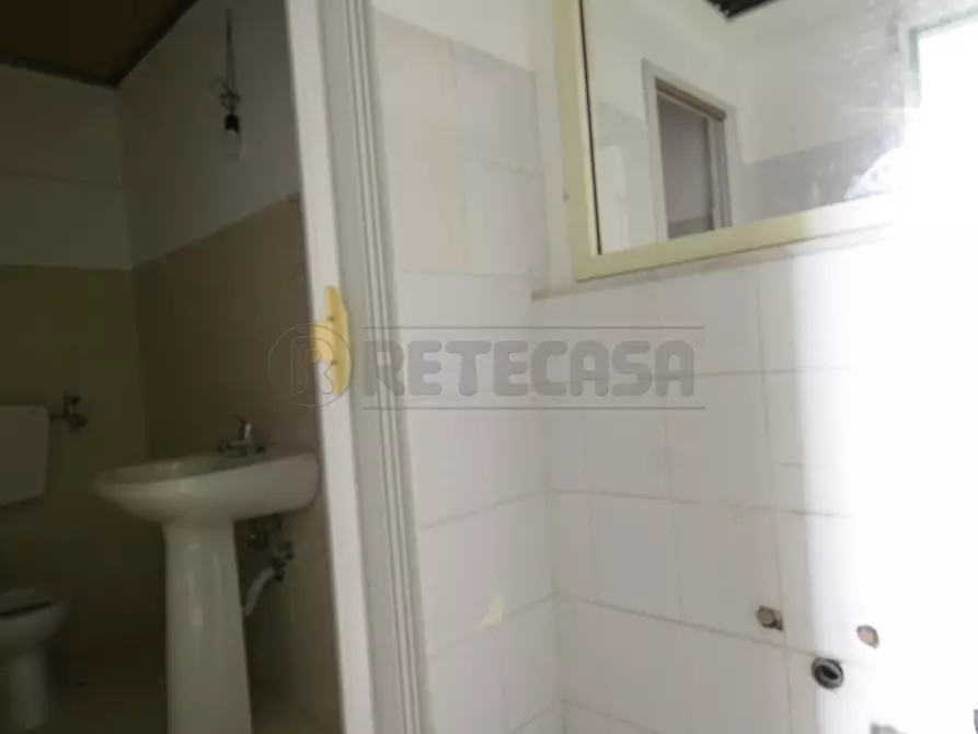 Immagine 8 di Locale commerciale in vendita  in Via Camiciotti 25 a Messina