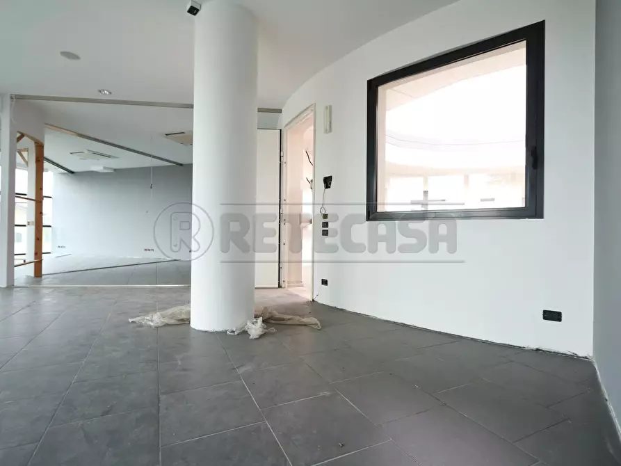 Immagine 11 di Ufficio in affitto  a Vicenza