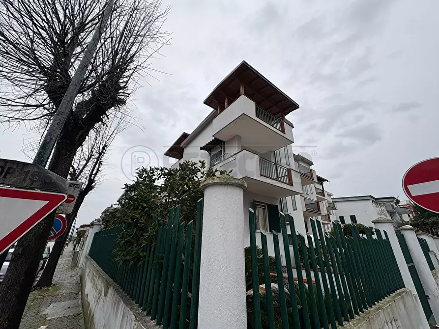 Immagine 3 di Villetta a schiera in vendita  in Via Giudice Falcone a Marcianise