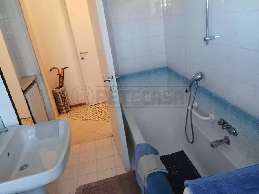 Immagine 6 di Quadrilocale in affitto  a Seriate