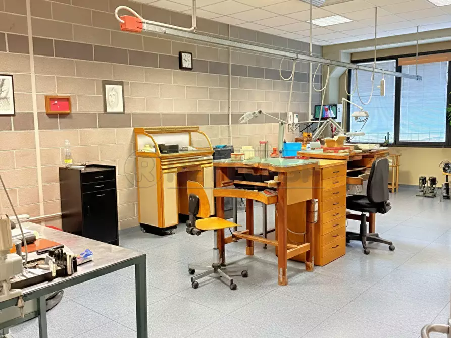 Immagine 4 di Laboratorio in affitto  a Camisano Vicentino