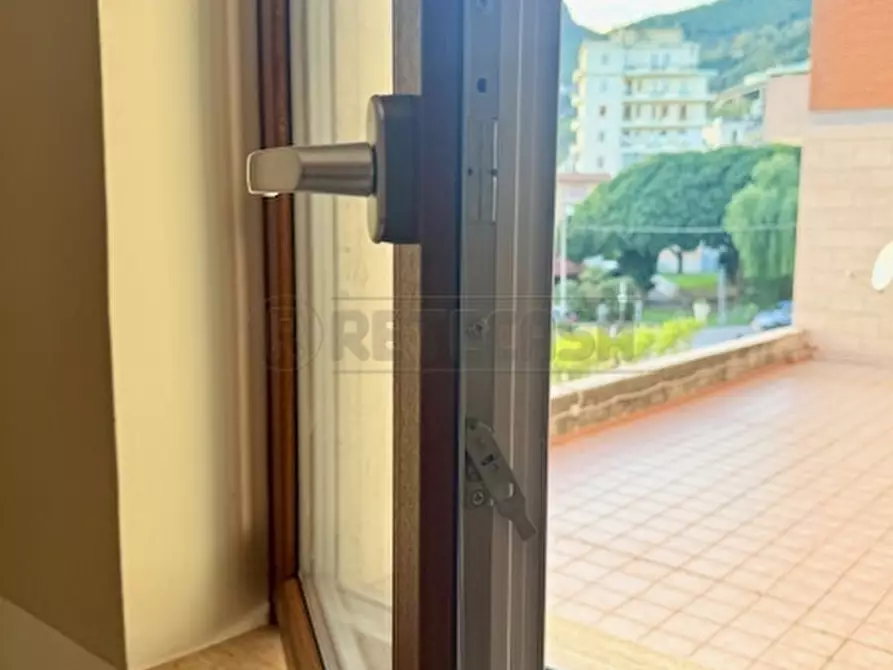 Immagine 24 di Trilocale in vendita  in Via Sandro Pertini 1 a Salerno