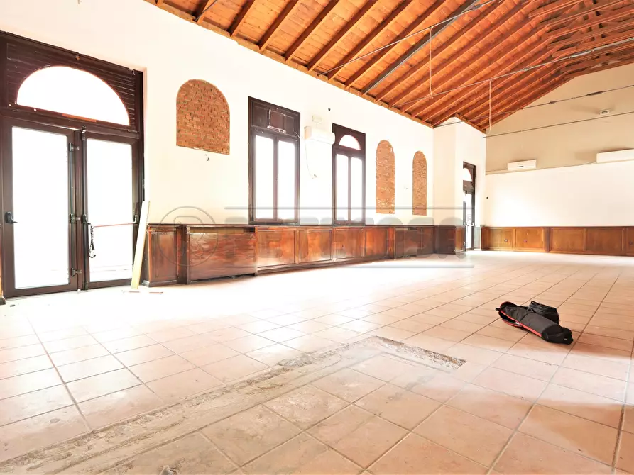 Immagine 2 di Locale commerciale in affitto  a Vicenza