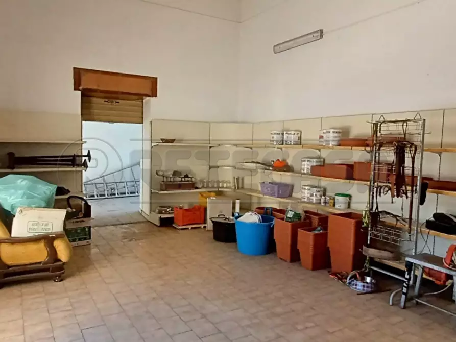 Immagine 4 di Laboratorio in affitto  in Via montella a Maddaloni