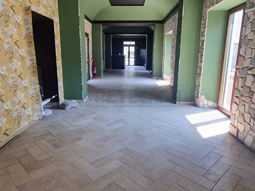 Immagine 6 di Locale commerciale in affitto  a Mercato San Severino