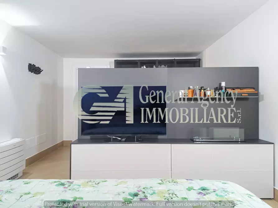 Immagine 78 di Villa in affitto  in Via Mario Mattoli a Roma