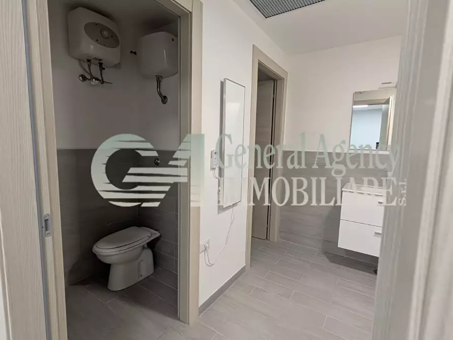 Immagine 40 di Ufficio in vendita  in Via Giuseppe Failla a Roma