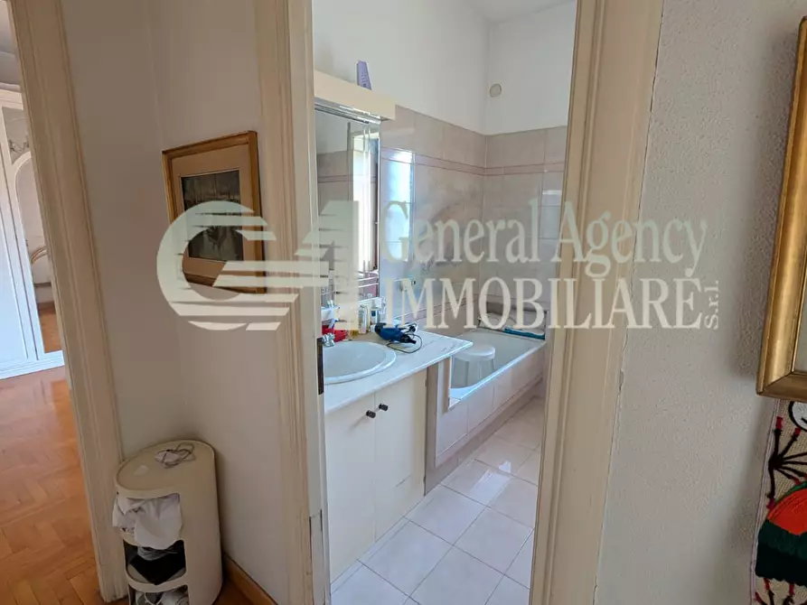 Immagine 26 di Appartamento in vendita  in VIALE DEI PRIMATI SPORTIVI 66 a Roma