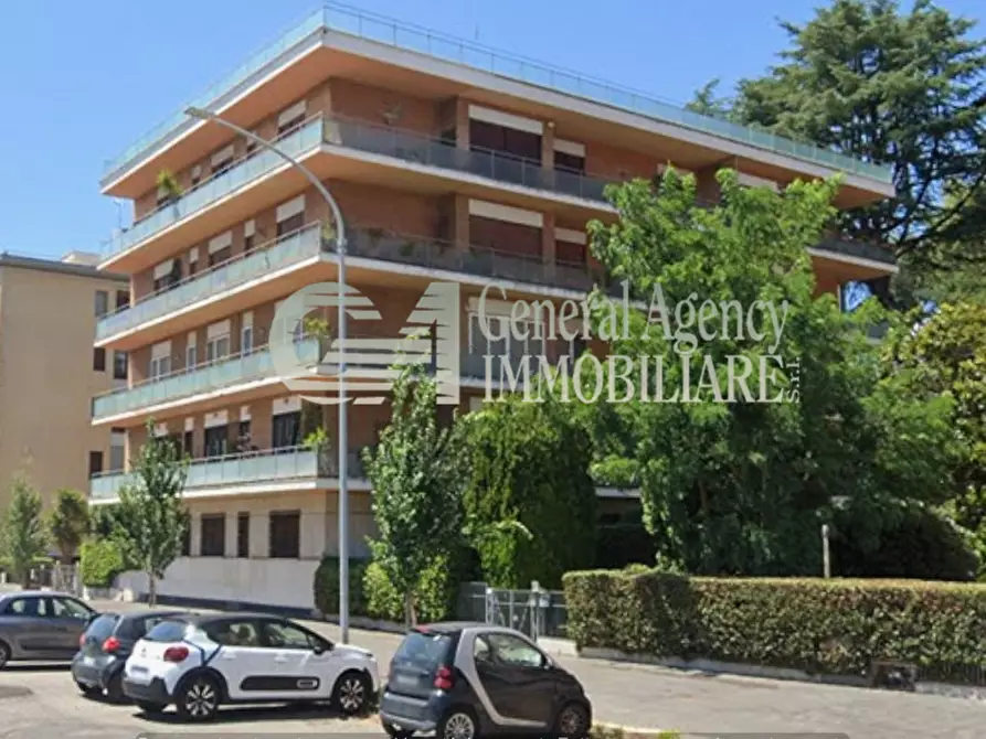 Immagine 2 di Appartamento in vendita  in VIALE DEI PRIMATI SPORTIVI 66 a Roma