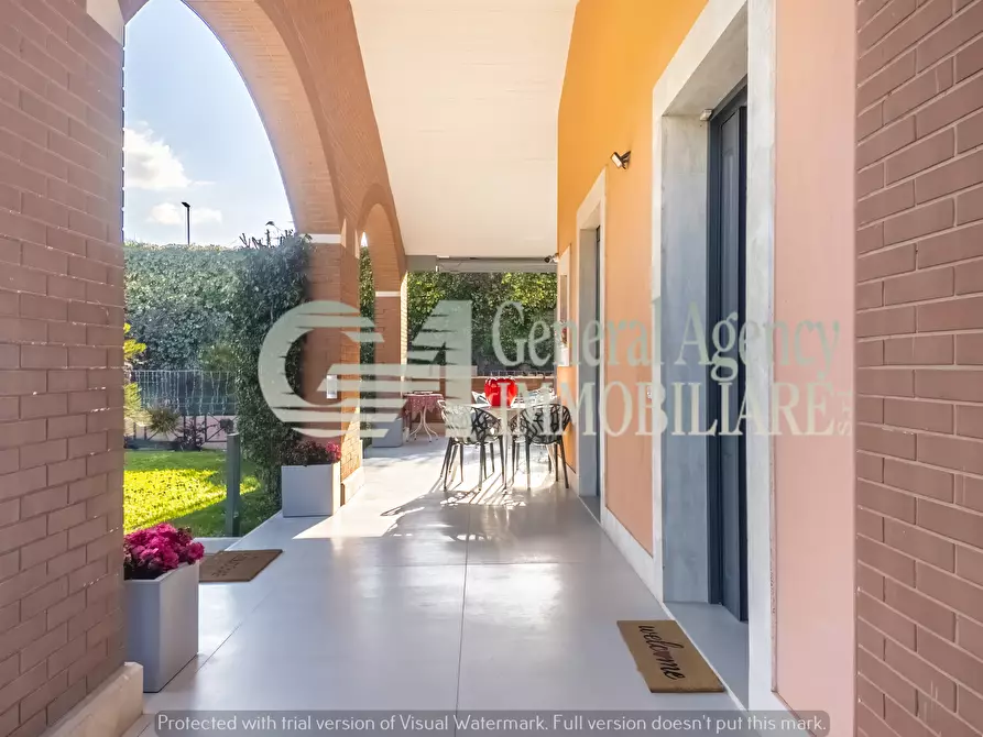 Immagine 39 di Villa in affitto  in Via Mario Mattoli a Roma