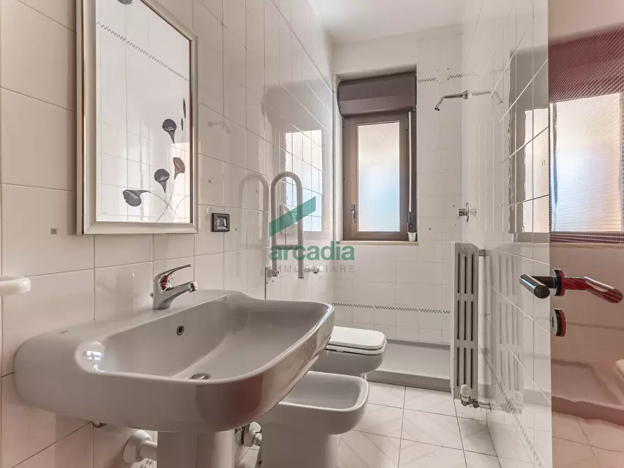 Immagine 4 di Ufficio in vendita  in Via Camillo Rosalba 49 a Bari