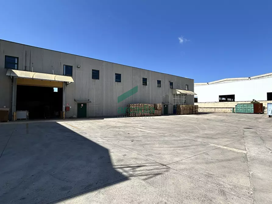 Immagine 13 di Attività artigianale in vendita  in Strada Provinciale Palese-modugno 12 a Modugno