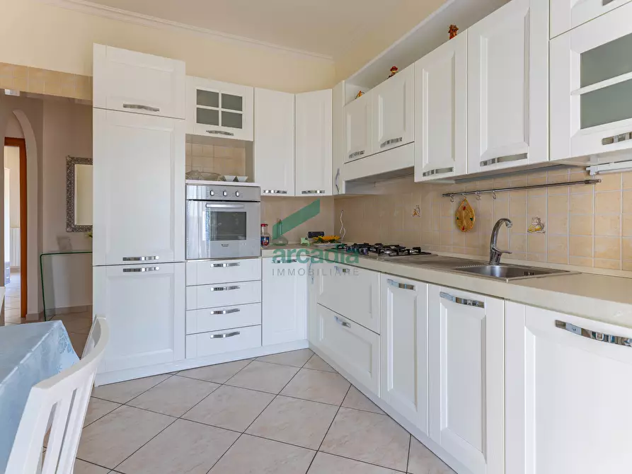 Immagine 23 di Quadrilocale in vendita  in Via Pordenone 12 a Bari