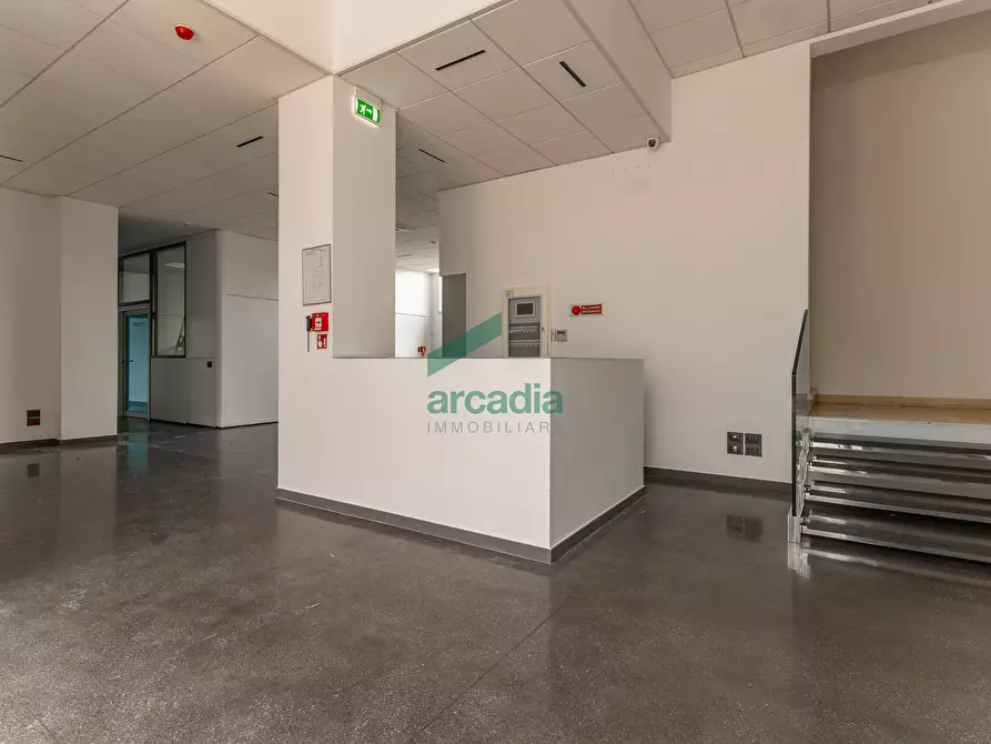 Immagine 37 di Attività artigianale in vendita  in Via dei Gigli 21 a Modugno