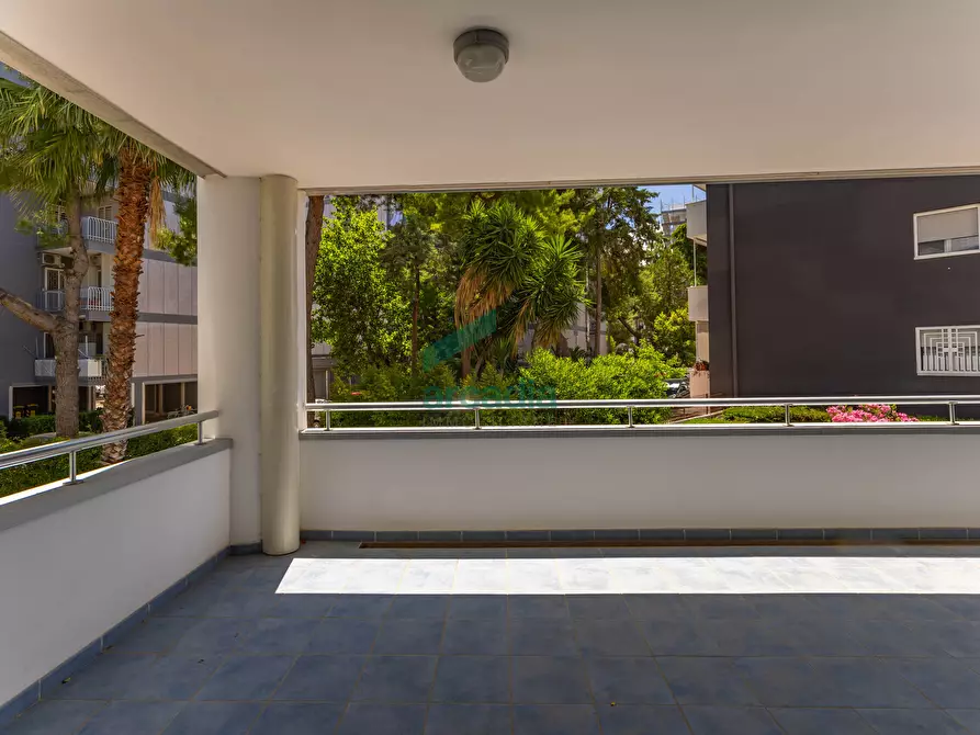 Immagine 45 di Quadrilocale in vendita  in Viale Louis Pasteur 15A a Bari
