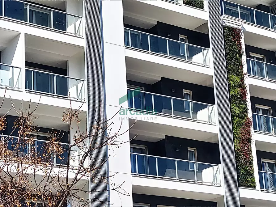 Immagine 9 di Ufficio in vendita  in Via Orfeo Mazzitelli 45 a Bari