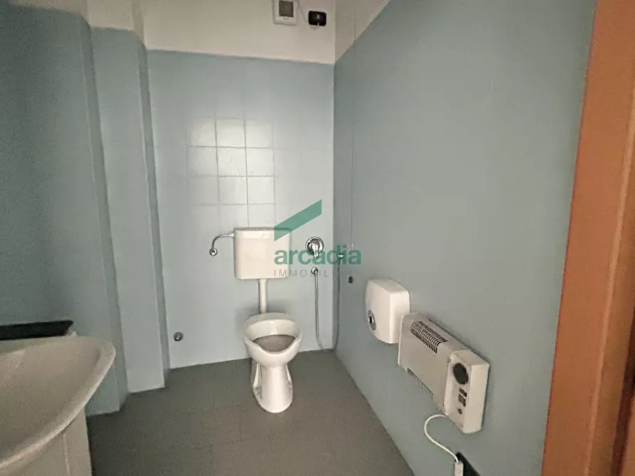 Immagine 14 di Ufficio in affitto  in S.P.231 km 81+100 a Modugno