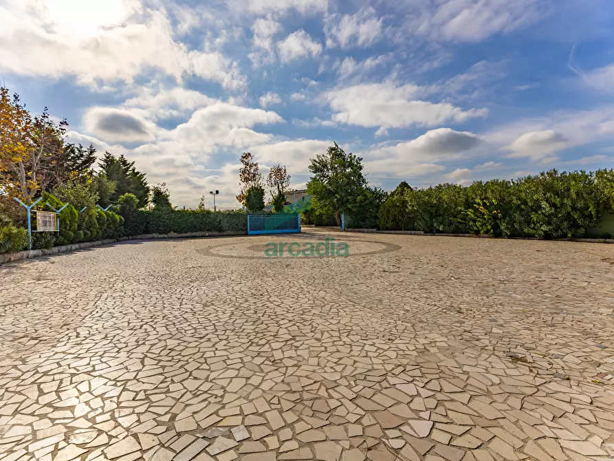 Immagine 56 di Locale commerciale in vendita  in Strada la Grava 16 a Bari