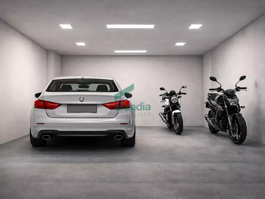 Immagine 3 di Garage in vendita  in Via Ferdinando Palasciano 5 a Bari