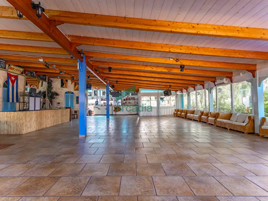 Immagine 103 di Locale commerciale in vendita  in Strada la Grava 16 a Bari