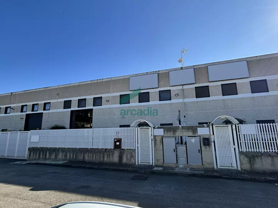 Immagine 13 di Attività artigianale in vendita  in Strada Provinciale Modugno-Bari 83 a Modugno