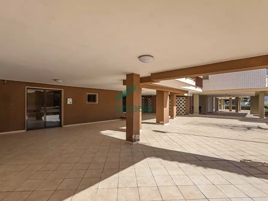 Immagine 33 di Quadrilocale in vendita  in Via Rosario Livatino 9 a Bari
