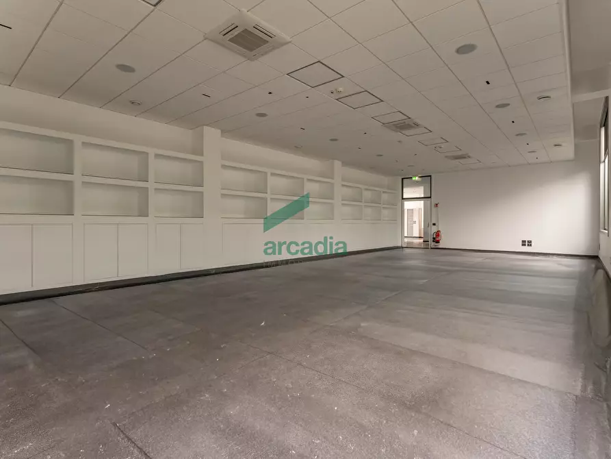 Immagine 44 di Attività artigianale in vendita  in Via dei Gigli 21 a Modugno