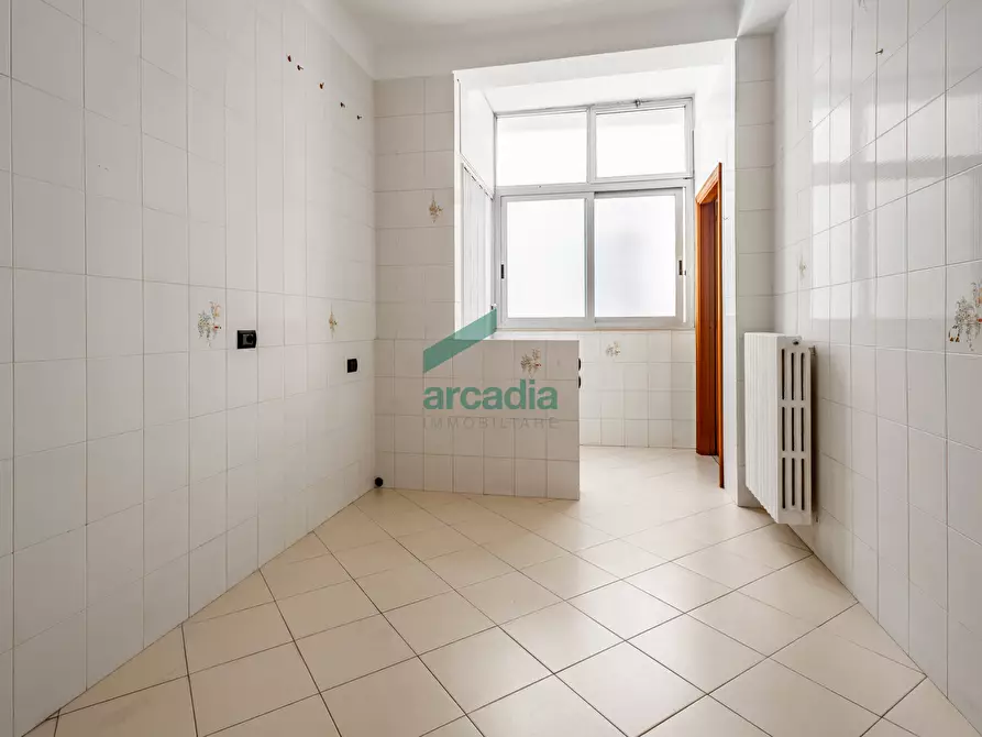 Immagine 20 di Quadrilocale in vendita  in Viale Japigia 42 a Bari