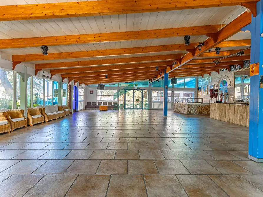 Immagine 98 di Locale commerciale in vendita  in Strada la Grava 16 a Bari