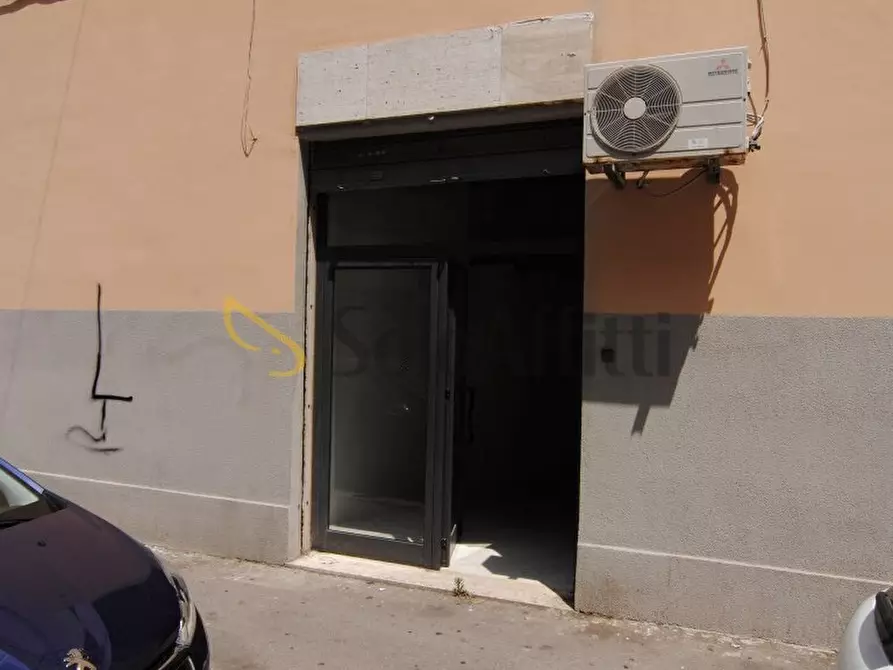 Immagine 2 di Locale commerciale in affitto  a Livorno