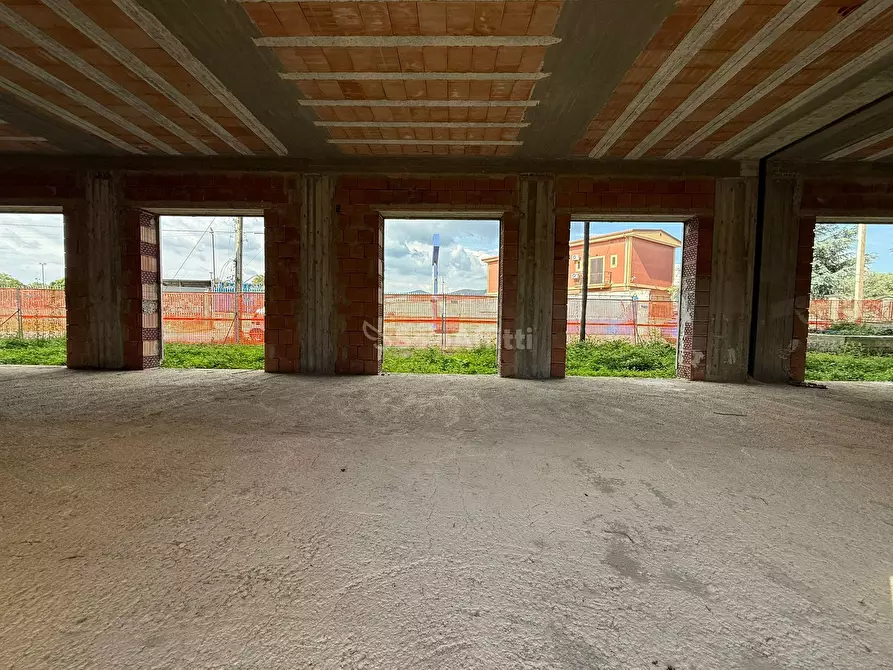 Immagine 6 di Locale commerciale in affitto  in Via Appia 198 a San Nicola La Strada