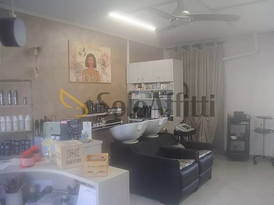 Immagine 4 di Locale commerciale in affitto  in Via Cavour 69 a Settimo Torinese