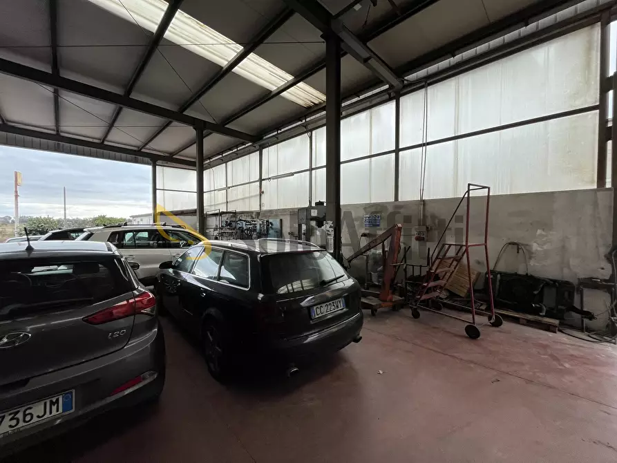 Immagine 8 di Capannone industriale in affitto  in Strada Statale 106 Jonica 7 a Catanzaro